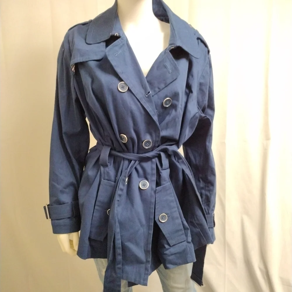 Joan Rivers Coat - Picture 8 of 10